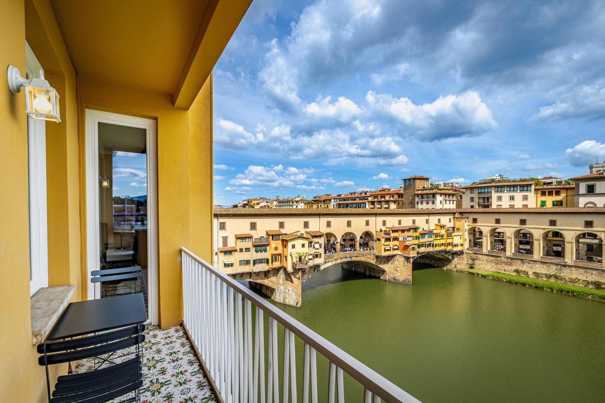 Yd Balcony On Pontevecchio View Lägenhet Florens Exteriör bild