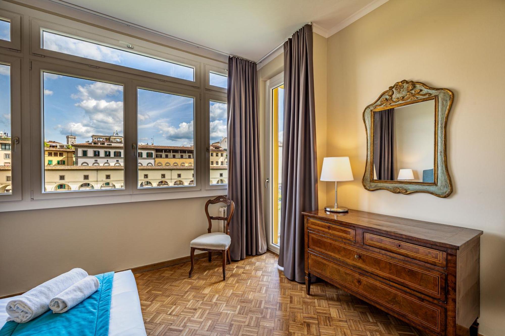Yd Balcony On Pontevecchio View Lägenhet Florens Exteriör bild