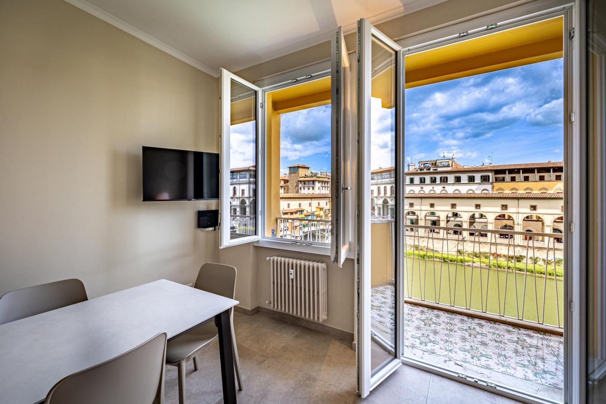 Yd Balcony On Pontevecchio View Lägenhet Florens Exteriör bild