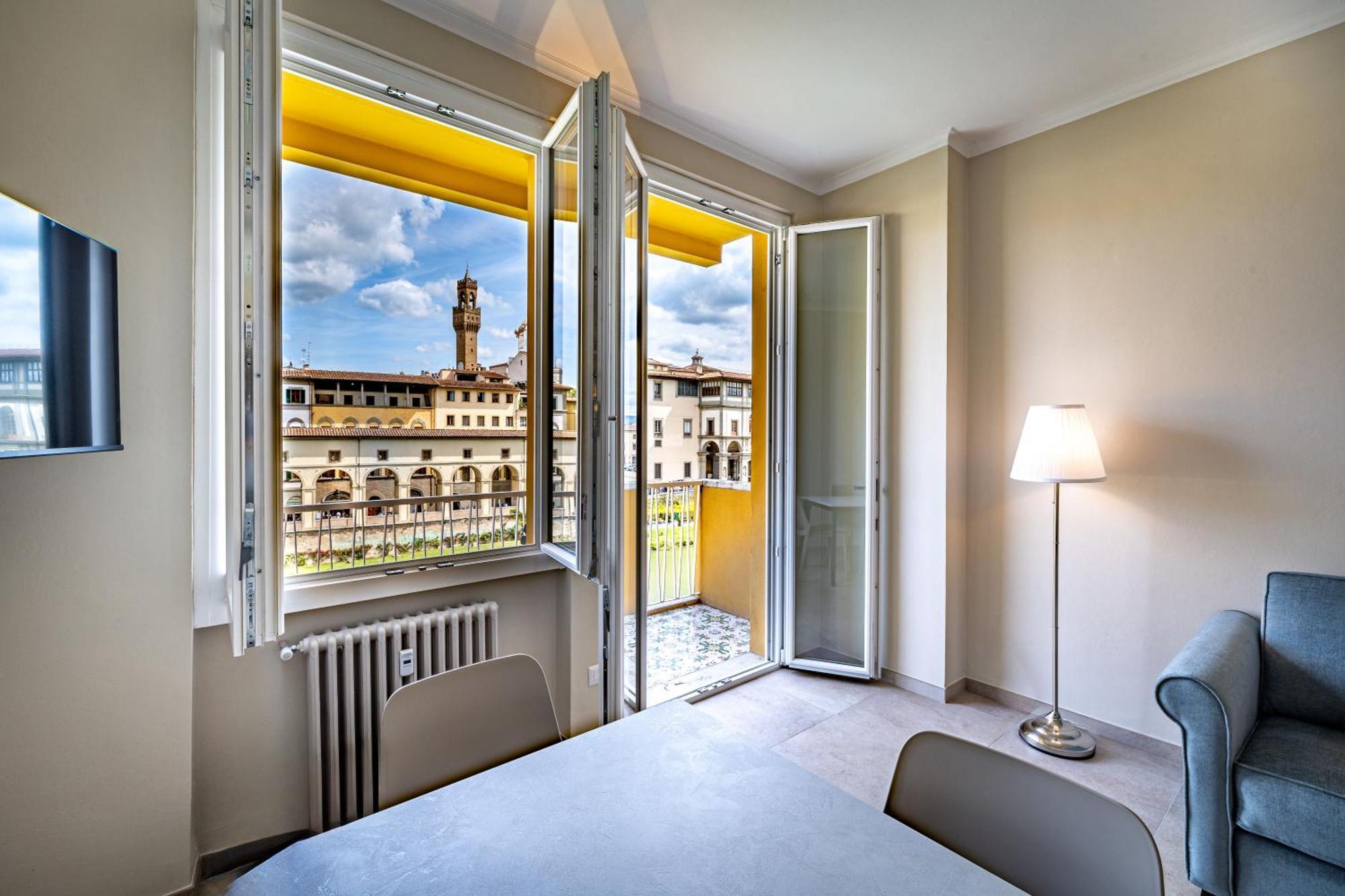 Yd Balcony On Pontevecchio View Lägenhet Florens Exteriör bild